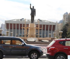 Bakı Gül Bayramına hazırlaşır - FOTOLAR