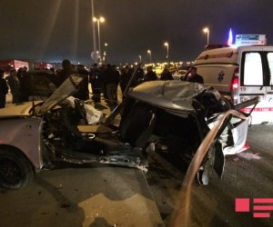 3 dead after car slams into light pole in Baku