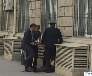 Polisin şərxoş şəxsə gücü çatmadı - FOTOLAR+VİDEO