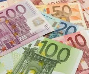 Euro drops in Azerbaijan