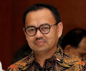 Indonesian energy minister holds meetings in Baku