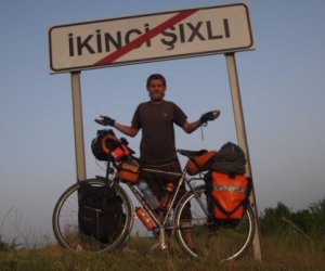 Ipswich cyclist gets deported from Azerbaijan during round-world quest