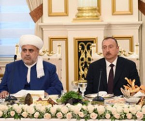 İlham Əliyev iftar süfrəsində