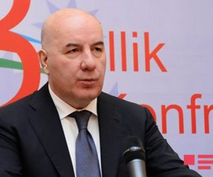 Azerbaijan considers possible free float for manat