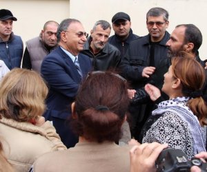 DİP sədrinə seçicilərdən dəstək: Asim Mollazadə görüş keçirdi - FOTO