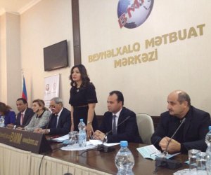 Azərbaycan qadınlarının siyasi iştirakçılığı araşdırıldı - FOTO