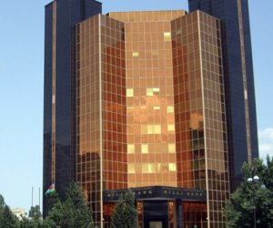Mərkəzi Bank pulun yarıdan çoxunu itirdi - RƏSMİ