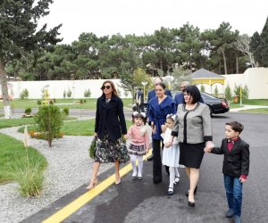 Mehriban Əliyeva Mərdəkanda körpələr evi-uşaq bağçasının açılışında - Fotolar