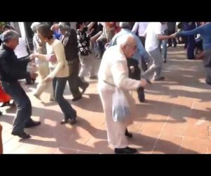 MÜXTƏLİF: Qocalar rəqs edərkən... - ANN.TV