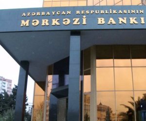 Mərkəzi Bank devalvasiyadan 3 milyard qazandı