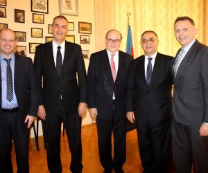 Asim Mollazadə İsrail XİN-in nümayəndə heyətini qəbul edib