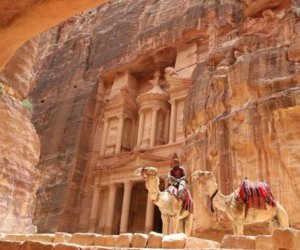 Petra, Jordan: Huge monument found 'hiding in plain sight'