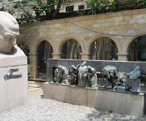 Живопись, история и литература в бакинском парке - ФОТОРЕПОРТАЖ