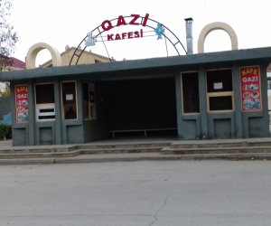  Avtobus dayanacağı, yoxsa qutabxana? - FOTO