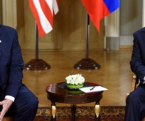 Tramp Putinə göz vurub – Video