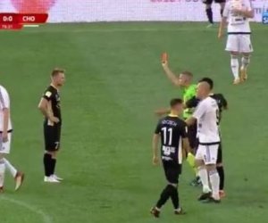 Polşa çempionatında qeyri-adi hadisə - VİDEO