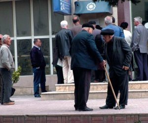 Pensiyaçılara şad xəbər: yeni qayda...