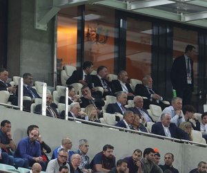 Azərbaycanlı məmurlar da “Çelsi”-“Arsenal” matçında - FOTO