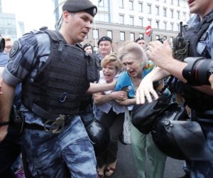 Протесты в Москве: десятки задержанных