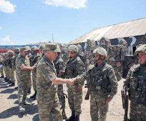 Azerbaijani defense ministry checks readiness of army units for winter (PHOTO)