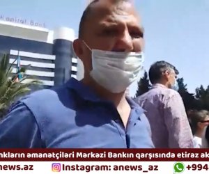 Bağlanan bankların əmanətçiləri Bakıda etiraz aksiyası keçirir - CANLI YAYIM