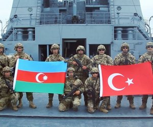 Azerbaijani, Turkish underwater offence, defense groups accomplish next stage of joint exercises