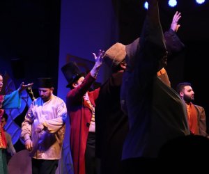 Azərbaycanda ilk dəfə müstəqil teatrlar fəaliyyətə başladı