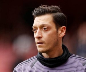 Mesut Özil karyerasını başa vurduğunu açıqlayıb