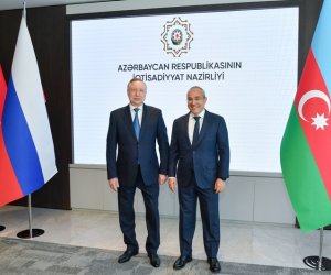 Azerbaijani economy minister, governor of St. Petersburg mull enhancing joint activities in shipbuilding