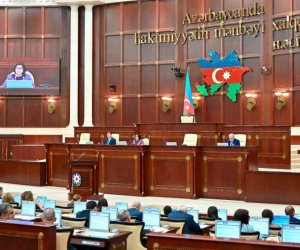 Parlament Mərkəzi Bankın İdarə Heyətinin yeni üzvlərini təsdiqləyib