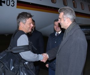 German vice chancellor arrives in Azerbaijan