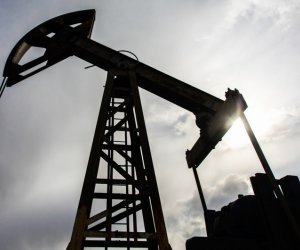 Azerbaijani oil price drops to $75