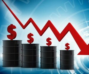 Azerbaijani oil price down slightly