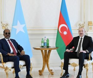 Əliyev Somali prezidenti ilə təkbətək görüşüb