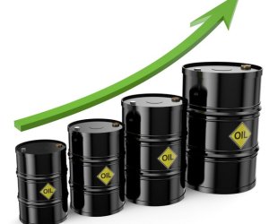 Azerbaijani oil price in global market rises slightly