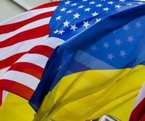 США остановили продажу оружия в Украину