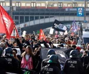 Националисты вышли на митинг в Берлине