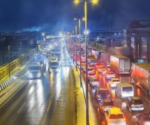 Bakıda yol qəzaları sıxlığa səbəb olub - Siyahı