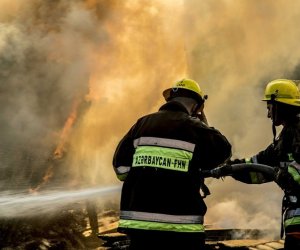 В Пираллахы в жилом здании произошел сильный пожар