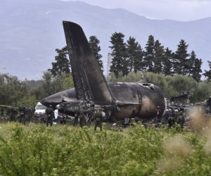 
Не менее 19 человек погибли при крушении военного самолета в Судане