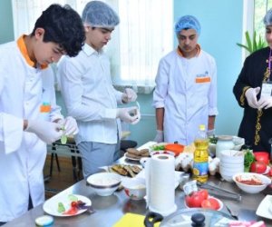 Azərbaycanda universitetlərdə oxuyan tələbələrin sayı peşə təhsilində oxuyanlardan çoxdur