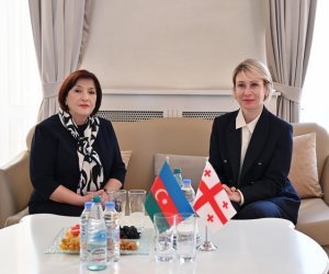 Sahibə Qafarova Gürcüstanda rəsmi səfərdədir