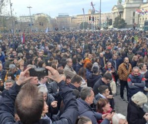 В Сербии проходит многотысячная акция протеста