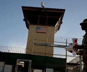 США депортировали 21 мигранта в Гуантанамо