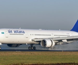 Qazaxıstan təyyarəsi Heydər Əliyev Aeroportuna məcburi eniş edib