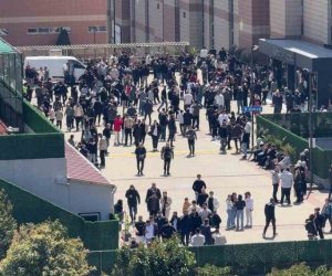 İstanbulda zəlzələ nəticəsində 150-dən çox insan xəsarət alıb