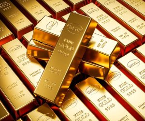 Gold futures fall below $3,250 for the first time since mid-April