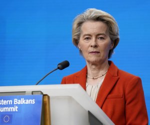 Глава Еврокомиссии: ЕС поможет Израилю в тушении лесных пожаров