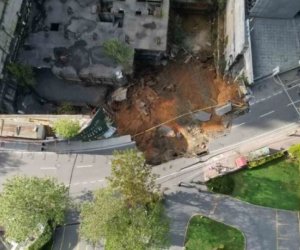 İstanbulda yol çöküb - Video
