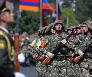 Ermənistanda hərbi xidmətə çağırış yaşı artırıla bilər